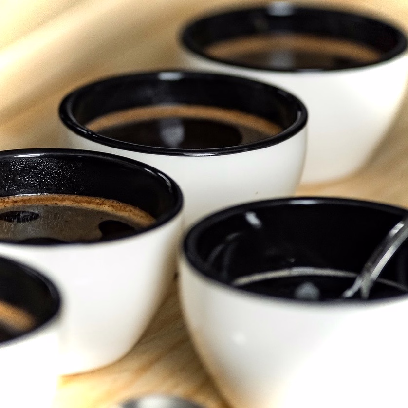 Find Din Perfekte Kaffebønne: En Guide til Kaffesmagning hos KaffeBrænderiet
