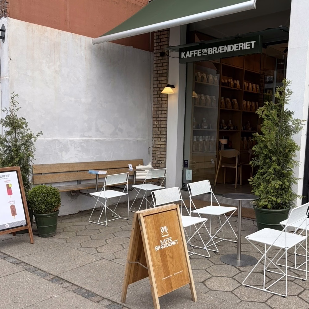 Hyggelige Kaffestunder i Charlottenlund: Nyd Vores Udendørs Oase