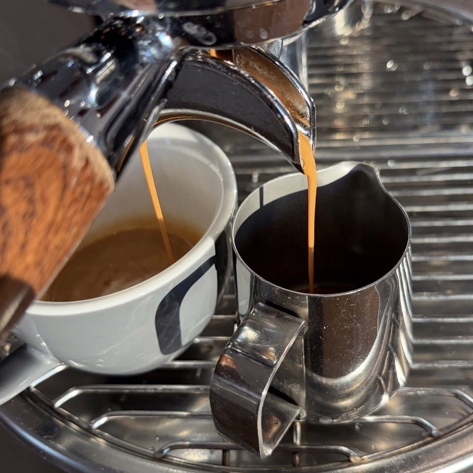 Lokalt ristet kaffe til kontoret: Sådan opgraderer I kaffepausen på arbejdet i Charlottenlund